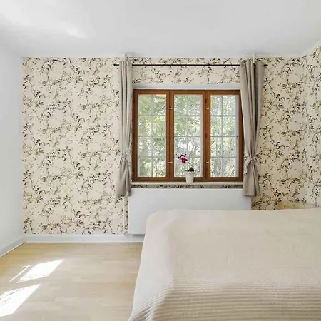 Gospodarstwo agroturystyczne Bright Modern Near Hindemae
