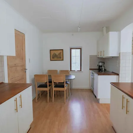 Bright Modern Near Hindemae