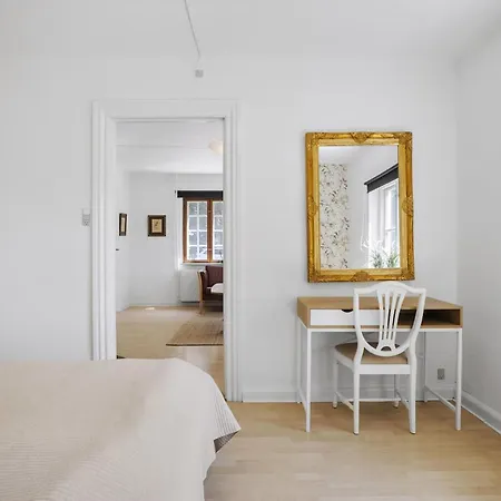 Bright Modern Near Hindemae *