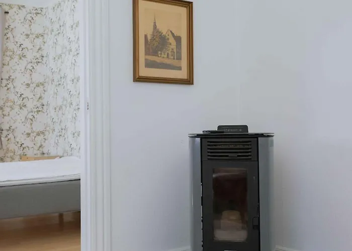 Bright Modern Near Hindemae *